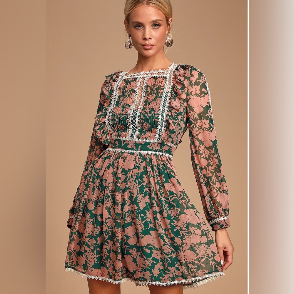 JOVANNA LONDON  Tatlana Pink and Green Floral Print Long Sleeve Skater Dress